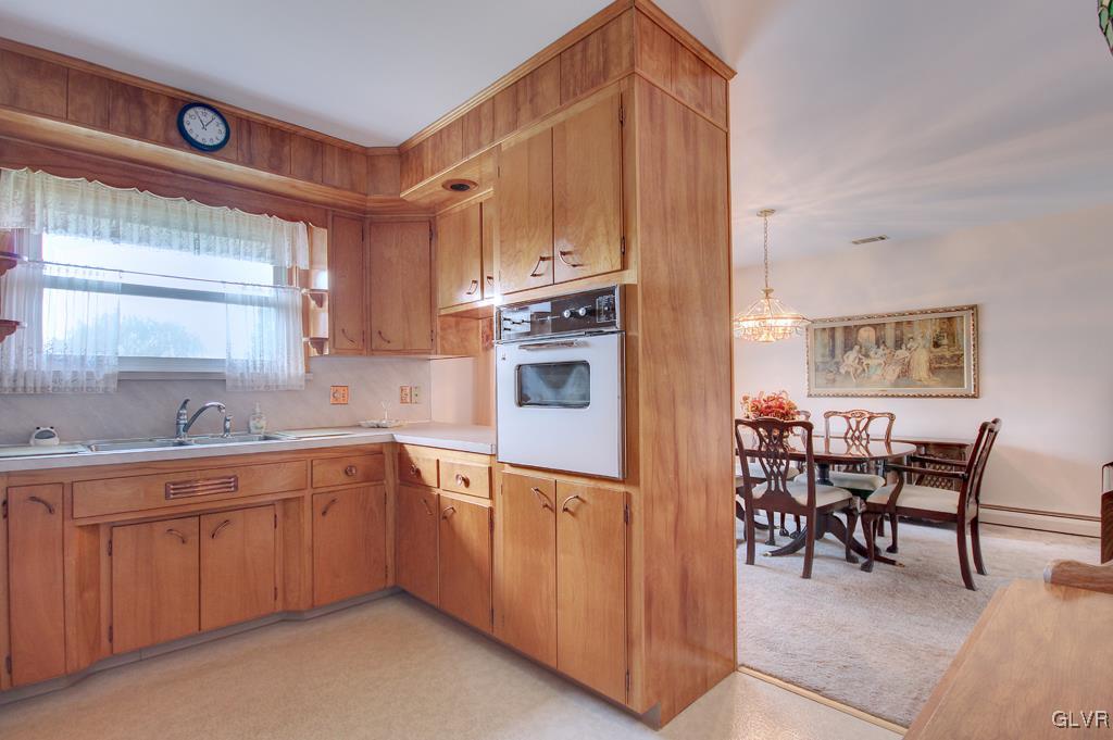 3214 South Ruch Street Whitehall, PA 18052 - Photo 10 of 34 Gallery Image 10
