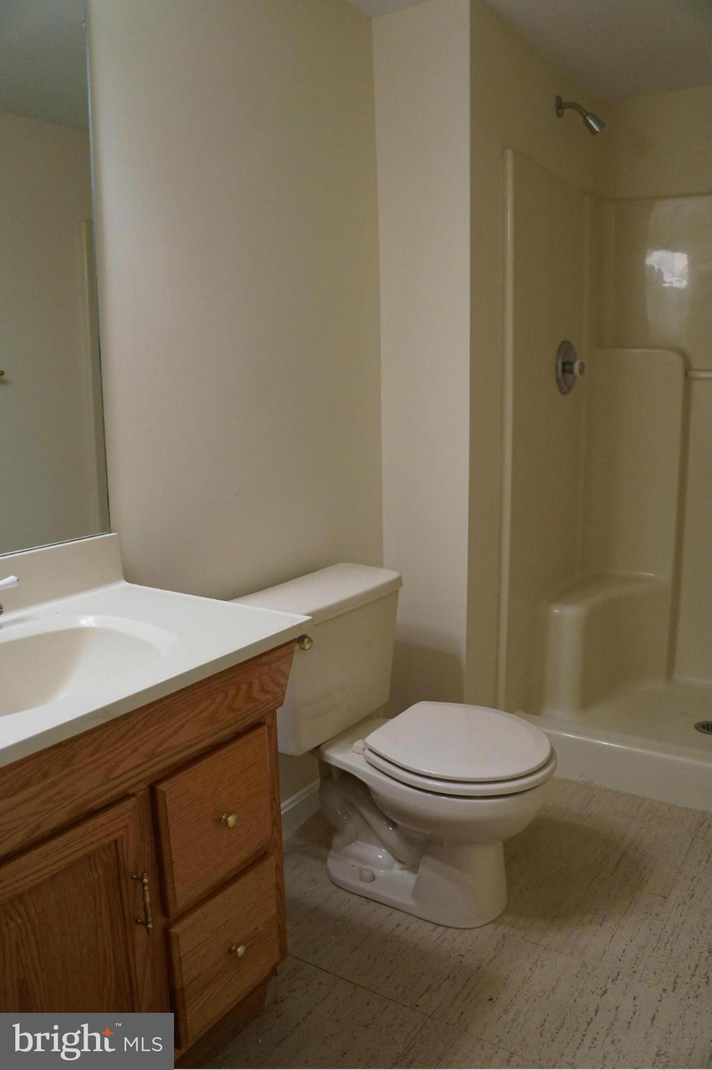 1616 Park Overlook Drive Reston, VA 20190 - Photo 15 of 17 Bath