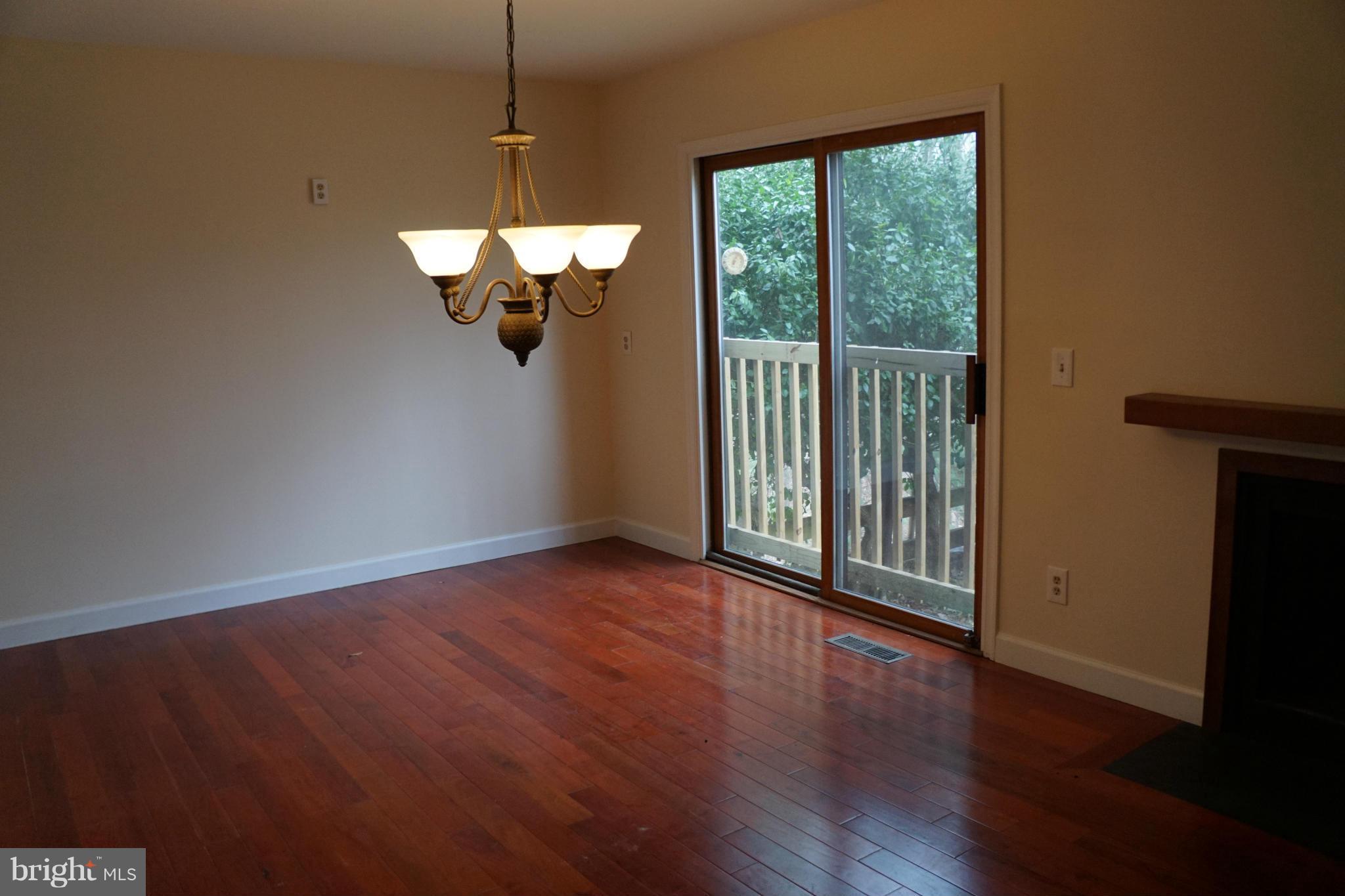 1616 Park Overlook Drive Reston, VA 20190 - Photo 5 of 17 Family Room