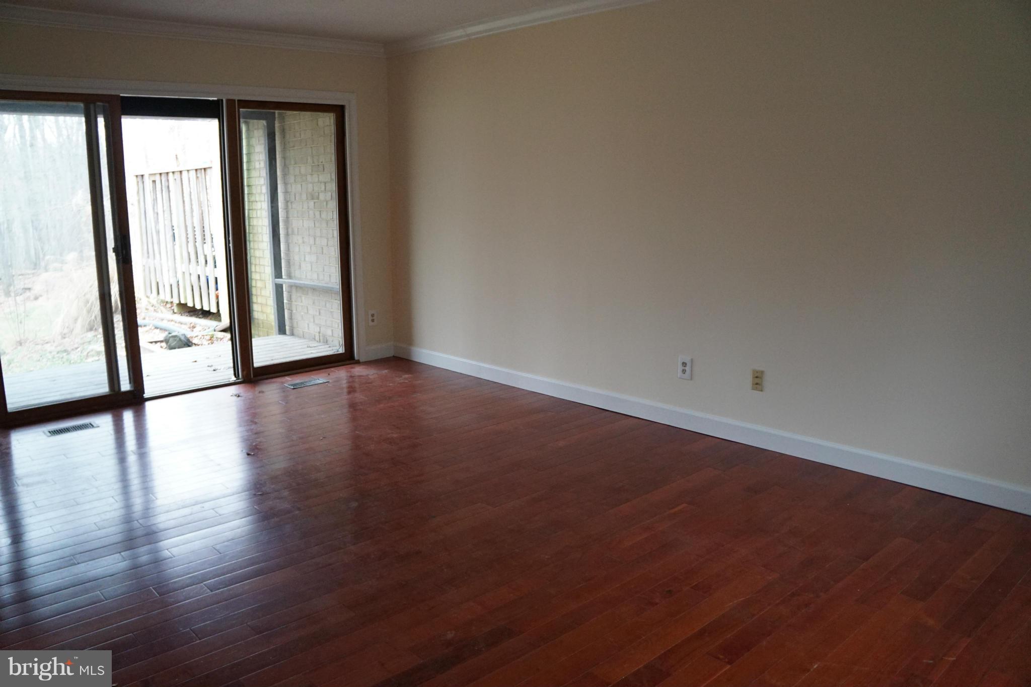1616 Park Overlook Drive Reston, VA 20190 - Photo 7 of 17 Family Room