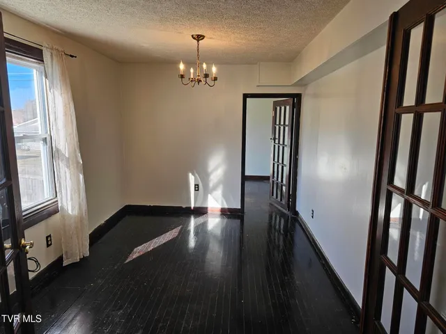 $1,800 | 108 West K Street, Unit 6, Elizabethton, TN 37643