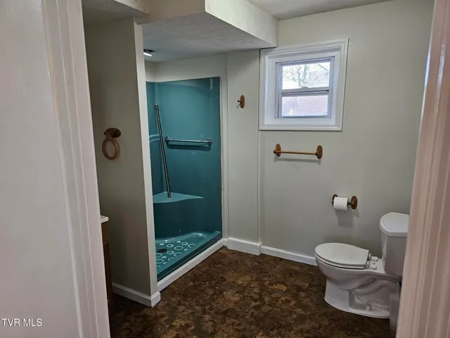 $1,800 | 108 West K Street, Unit 6, Elizabethton, TN 37643