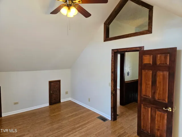 $1,800 | 108 West K Street, Unit 6, Elizabethton, TN 37643