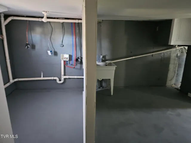 $1,800 | 108 West K Street, Unit 6, Elizabethton, TN 37643