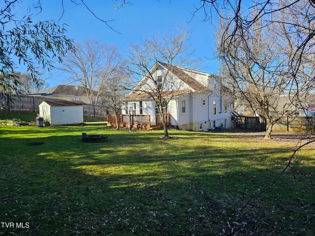 $1,800 | 108 West K Street, Unit 6, Elizabethton, TN 37643