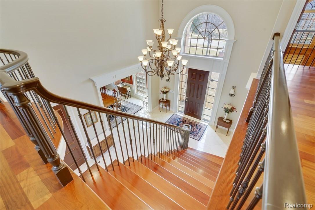 4657 Fawn Hill Court Rochester, MI 48306 - Photo 45 of 79 View of Foyer from Above
