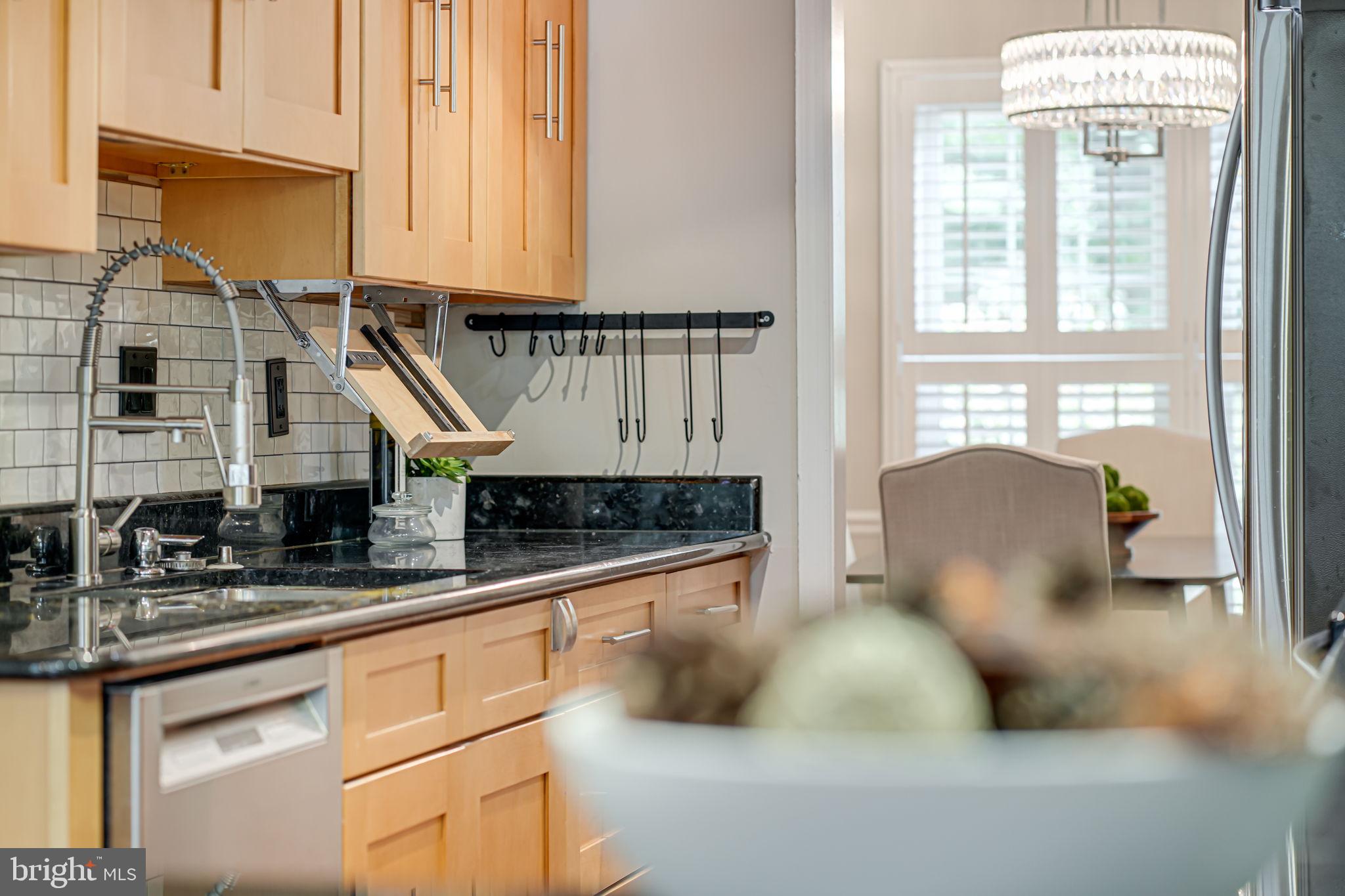 7242 Greentree Road Bethesda, MD 20817 - Photo 14 of 41 Kitchen