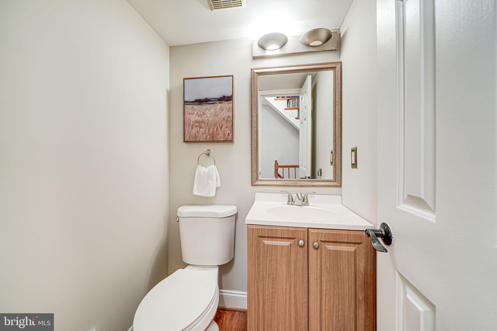 7242 Greentree Road Bethesda, MD 20817 - Photo 15 of 41 Main Level Half Bath