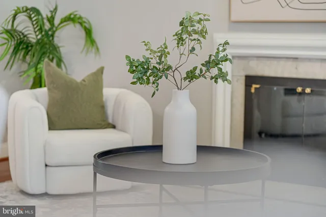 $775,000 | 7242 Greentree Road, Bethesda, MD 20817