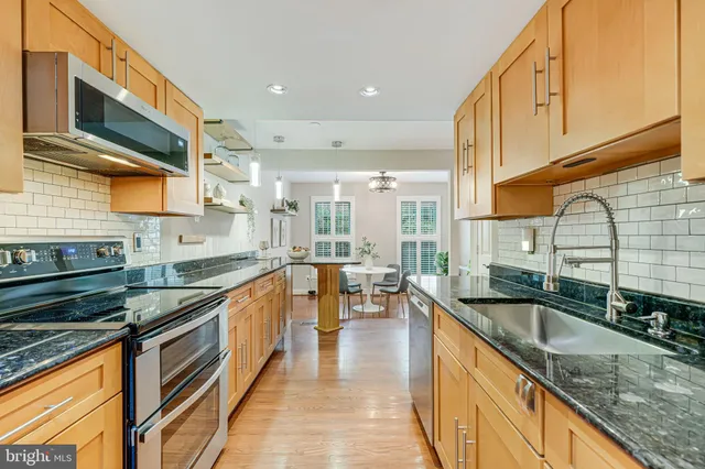 $775,000 | 7242 Greentree Road, Bethesda, MD 20817