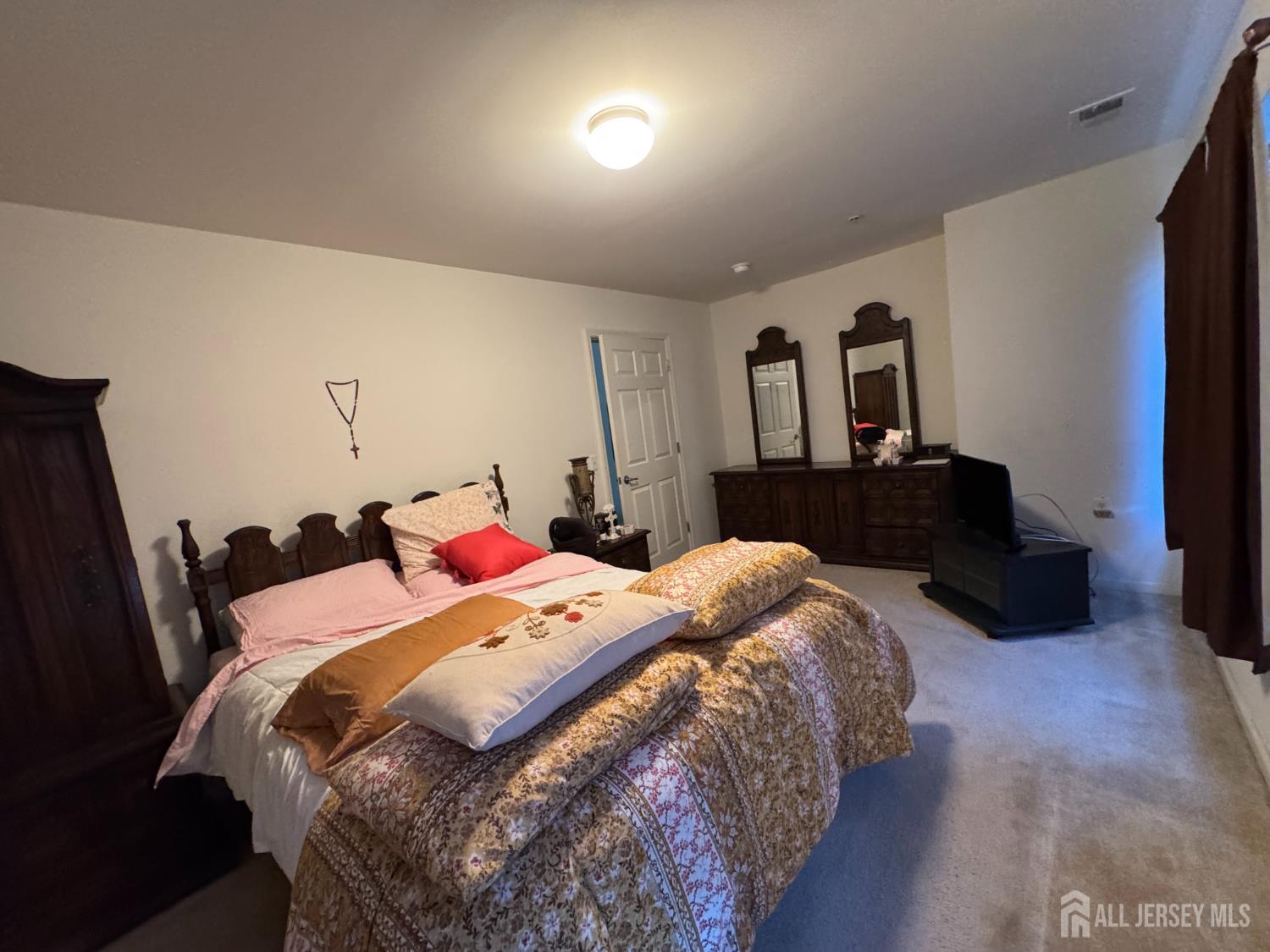 85 Liddle Avenue Edison, NJ 08837 - Photo 13 of 19