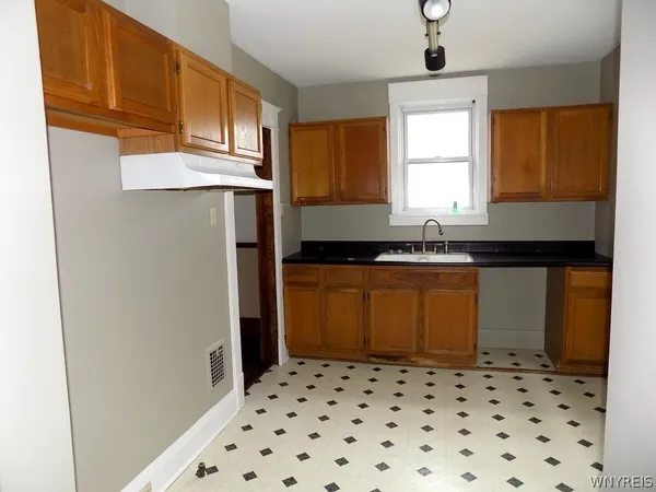 $158,000 | 400 Ontario Street, Buffalo, NY 14207