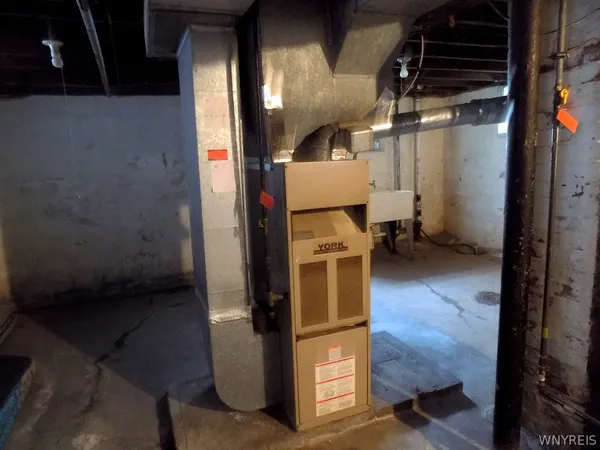 $158,000 | 400 Ontario Street, Buffalo, NY 14207