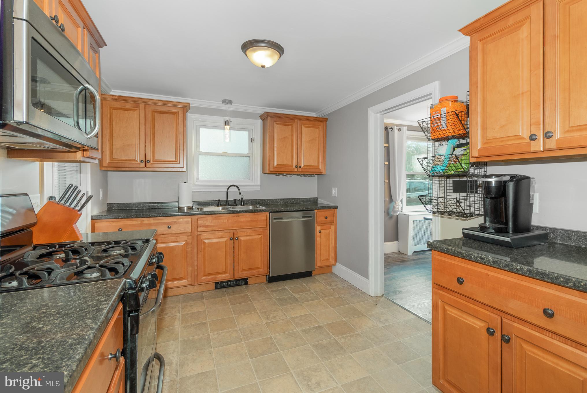 469 Hillcrest Road York, PA 17403 - Photo 8 of 26