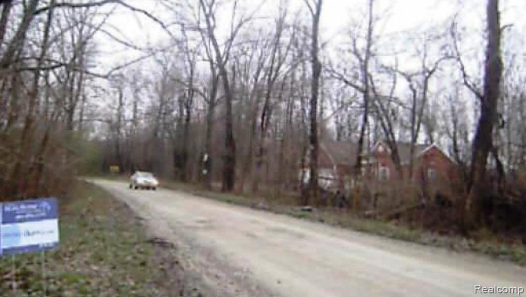 609 Jennings Road Whitmore Lake, MI 48189 - Photo 5 of 21 21.jpg