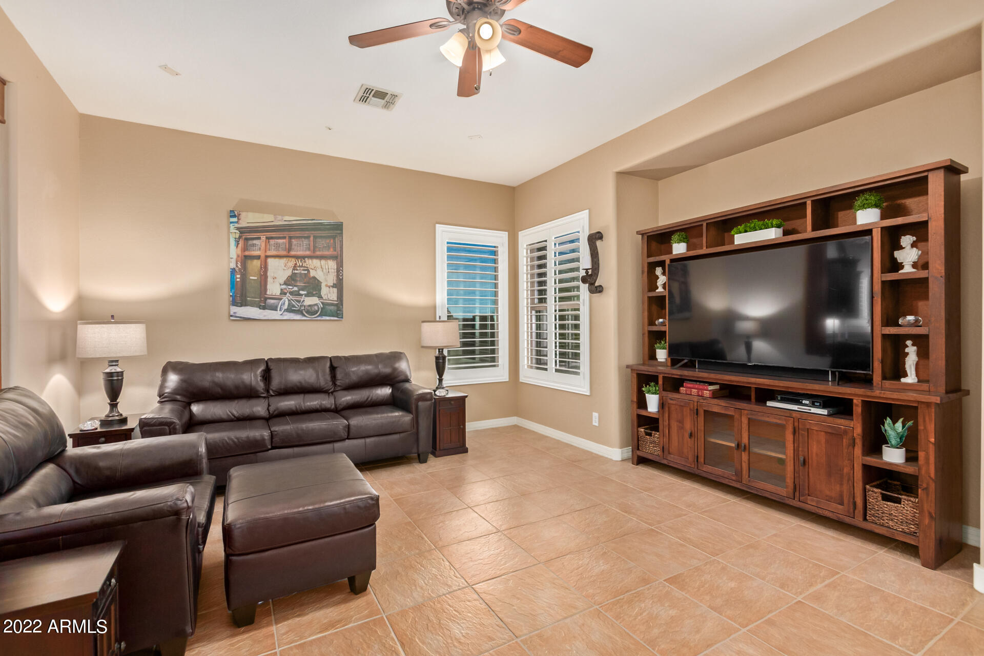 8669 West Rowel Road Peoria, AZ 85383 - Photo 15 of 86 15 - Rowel