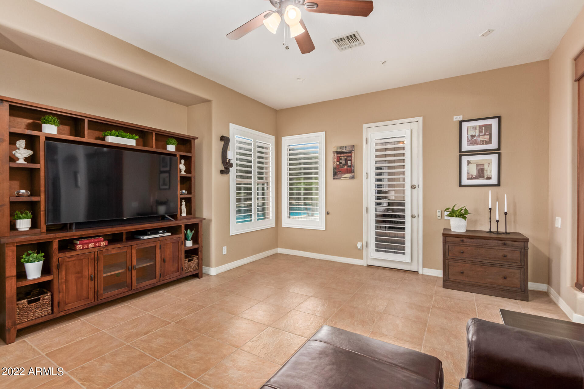 8669 West Rowel Road Peoria, AZ 85383 - Photo 18 of 86 17 - Rowel