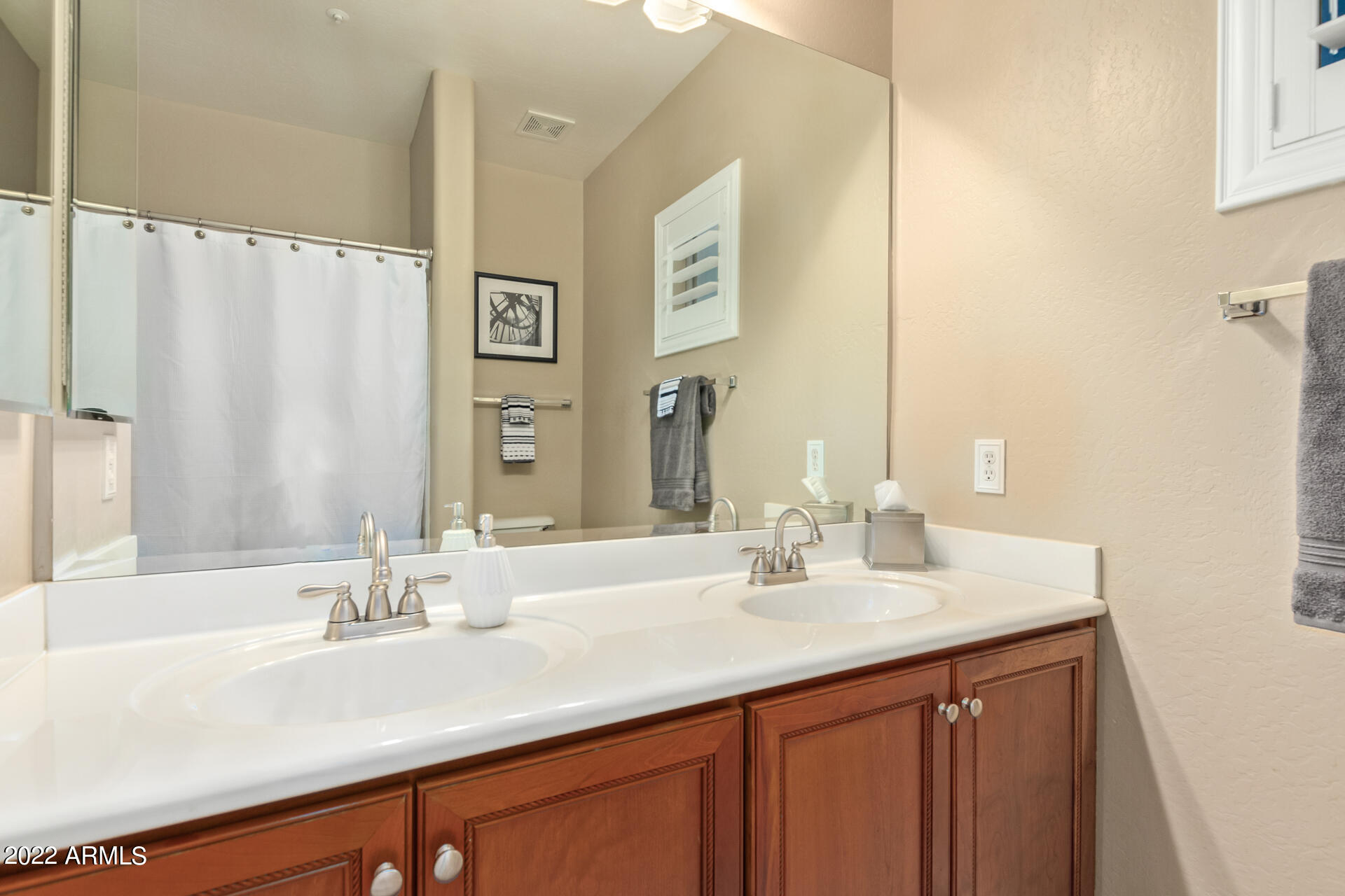 8669 West Rowel Road Peoria, AZ 85383 - Photo 41 of 86 39 - Rowel