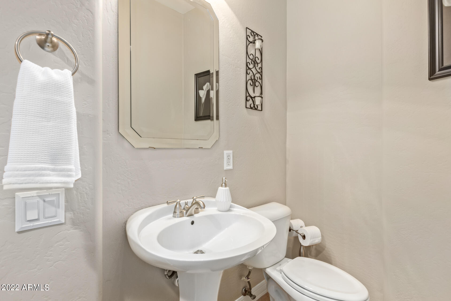 8669 West Rowel Road Peoria, AZ 85383 - Photo 45 of 86 27 - Rowel