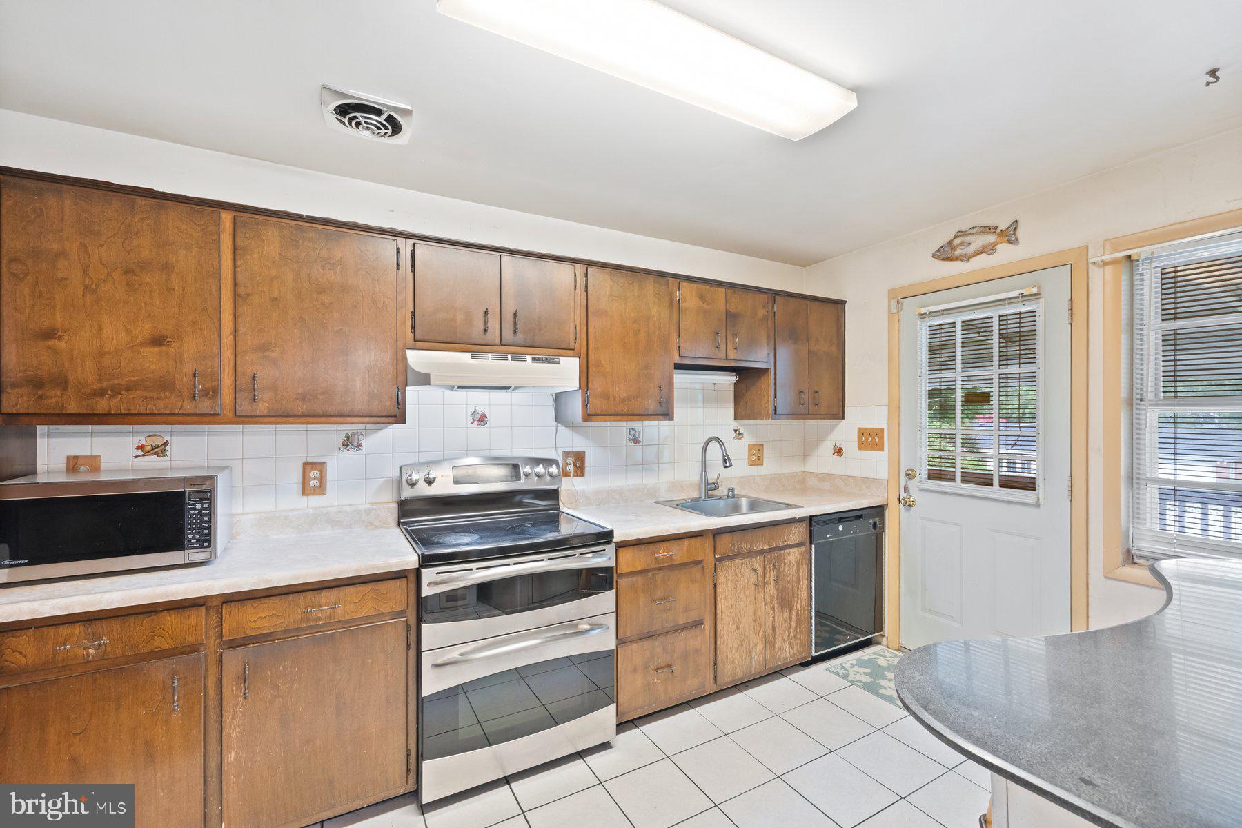2124 Chantilla Road Baltimore, MD 21228 - Photo 12 of 53 Gallery Image 12