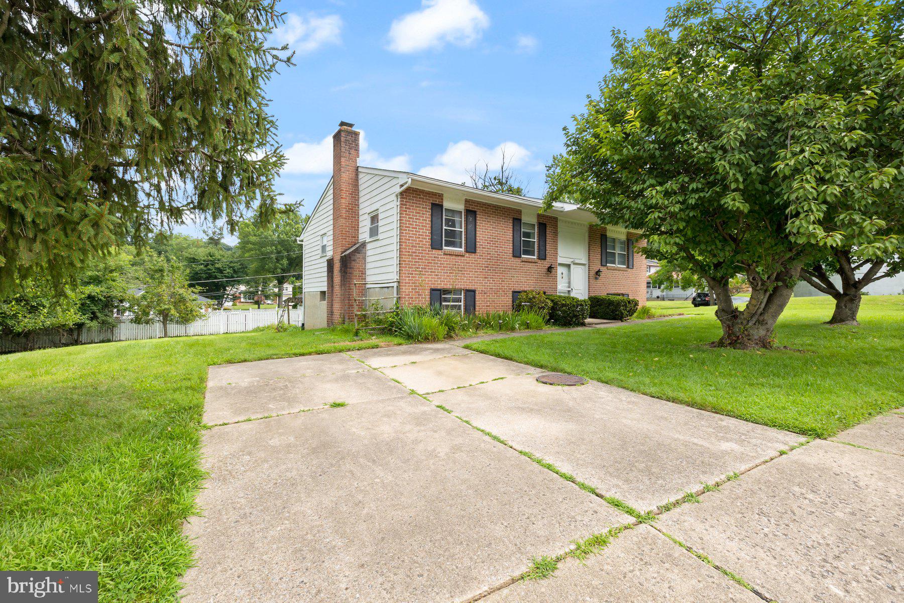 2124 Chantilla Road Baltimore, MD 21228 - Photo 47 of 53 BIG DRIVEWAY