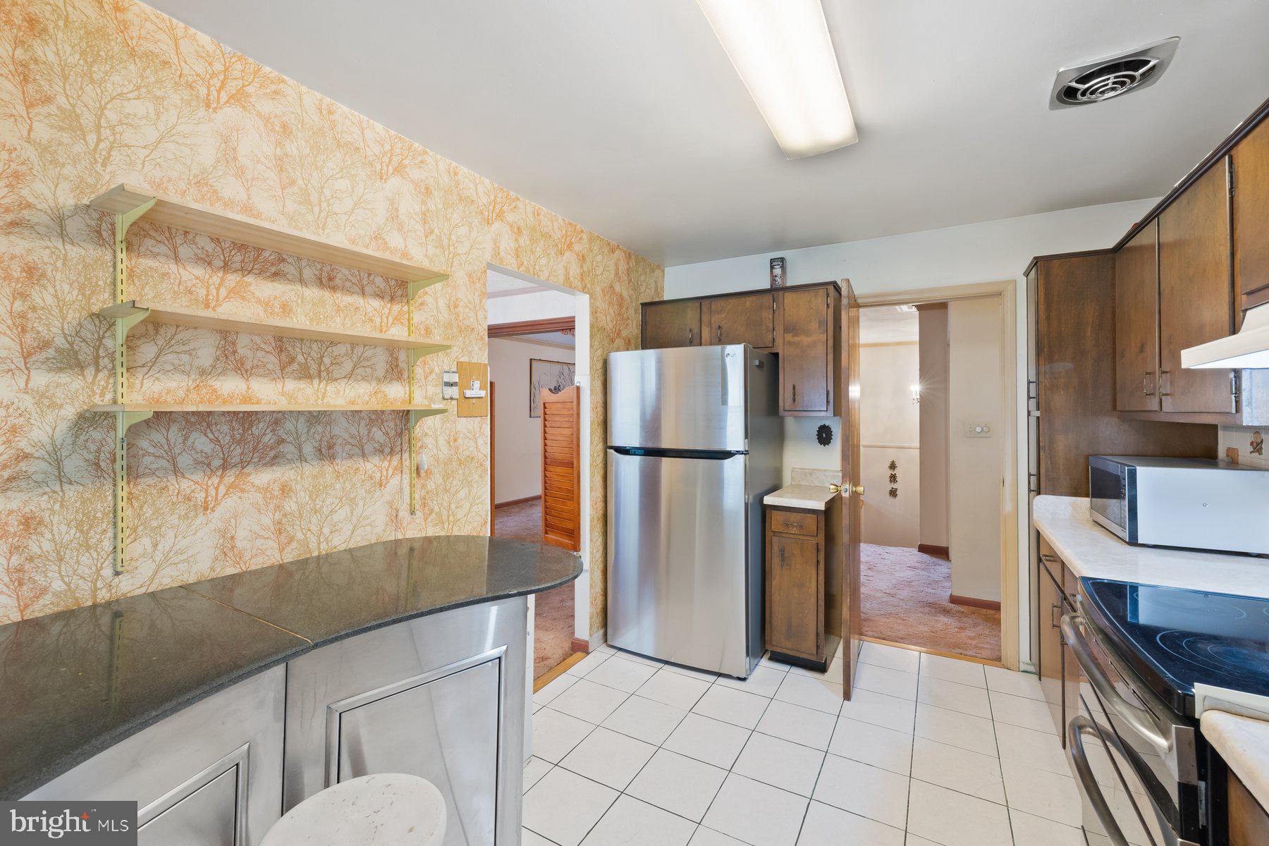 2124 Chantilla Road Baltimore, MD 21228 - Photo 6 of 53 KITCHEN