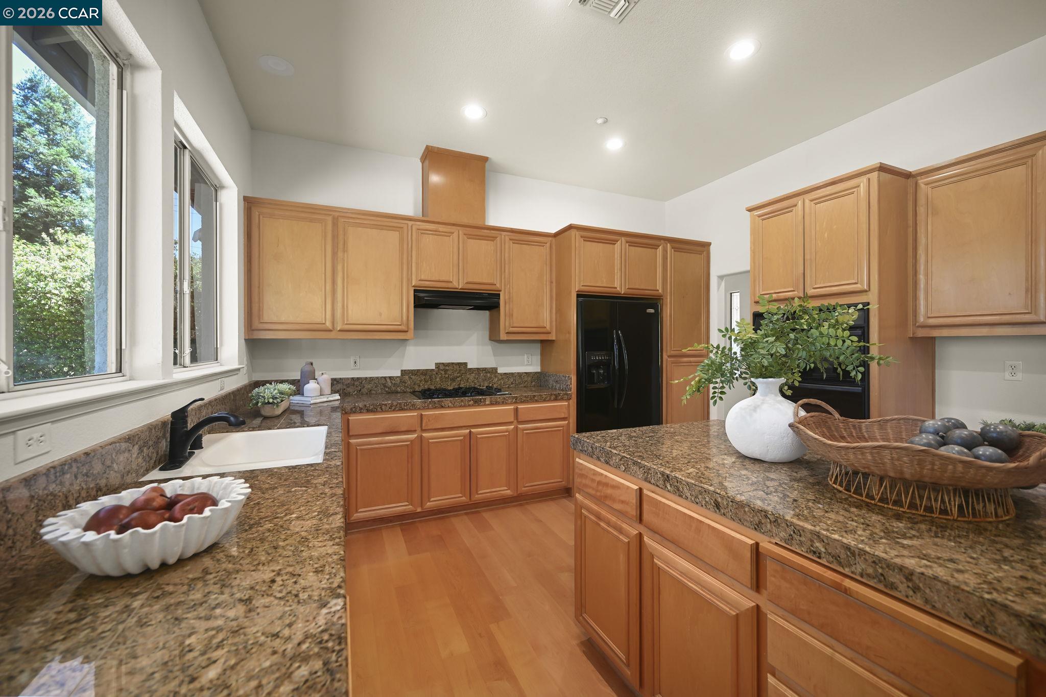 1895 Renee Way Concord, CA 94521 - Photo 14 of 45