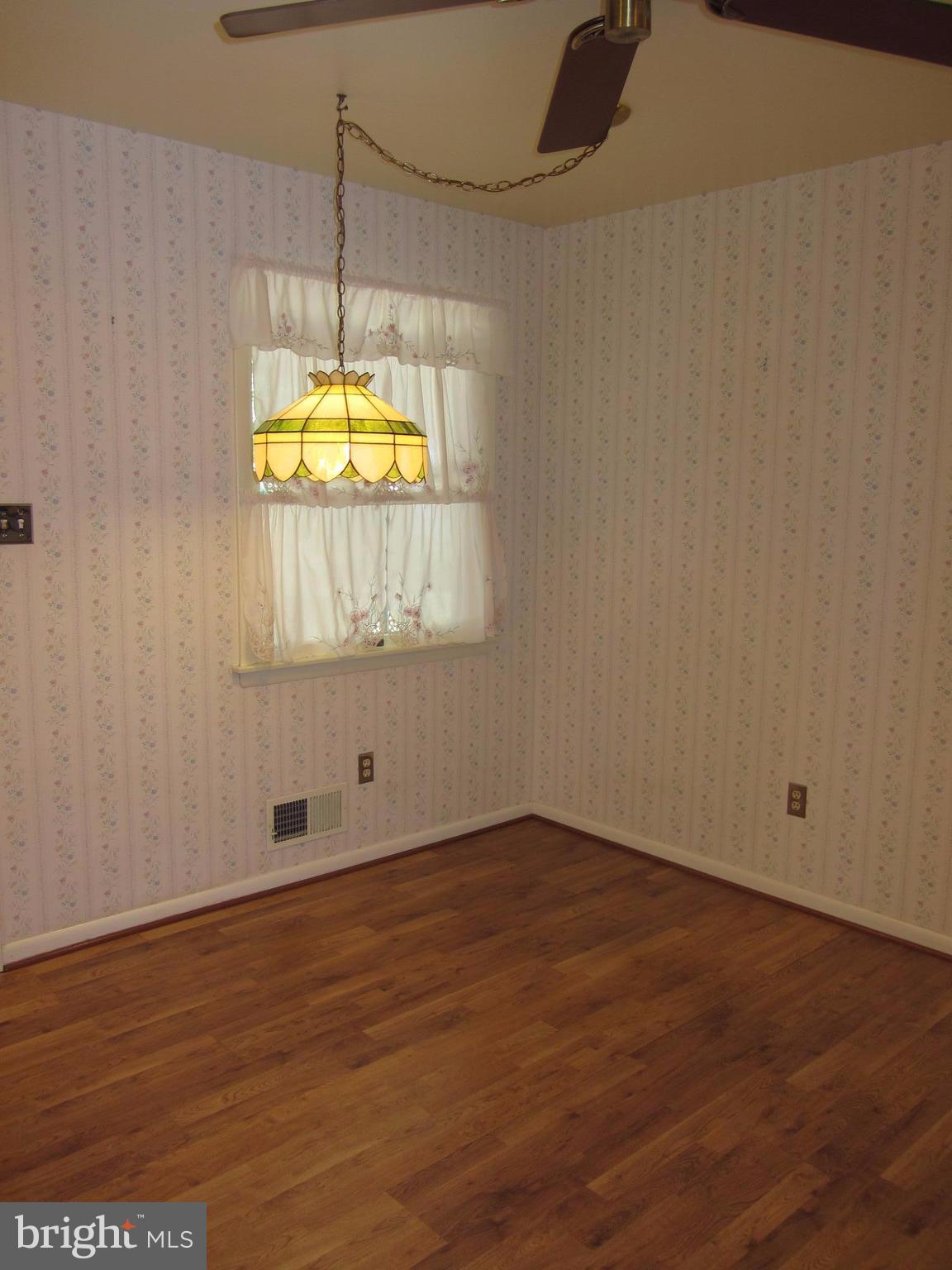 2406 Perring Woods Road Baltimore, MD 21234 - Photo 4 of 30 Kitchen with Table Space