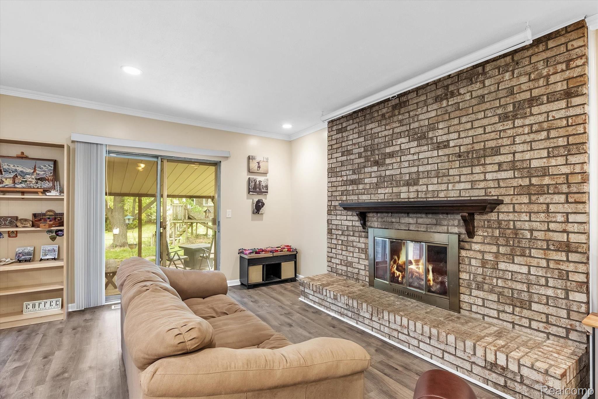 42828 Keystone Canton, MI 48187 - Photo 16 of 45 16-42828-Keystone-WindowStill-Real-Estate-Photography-16.jpg