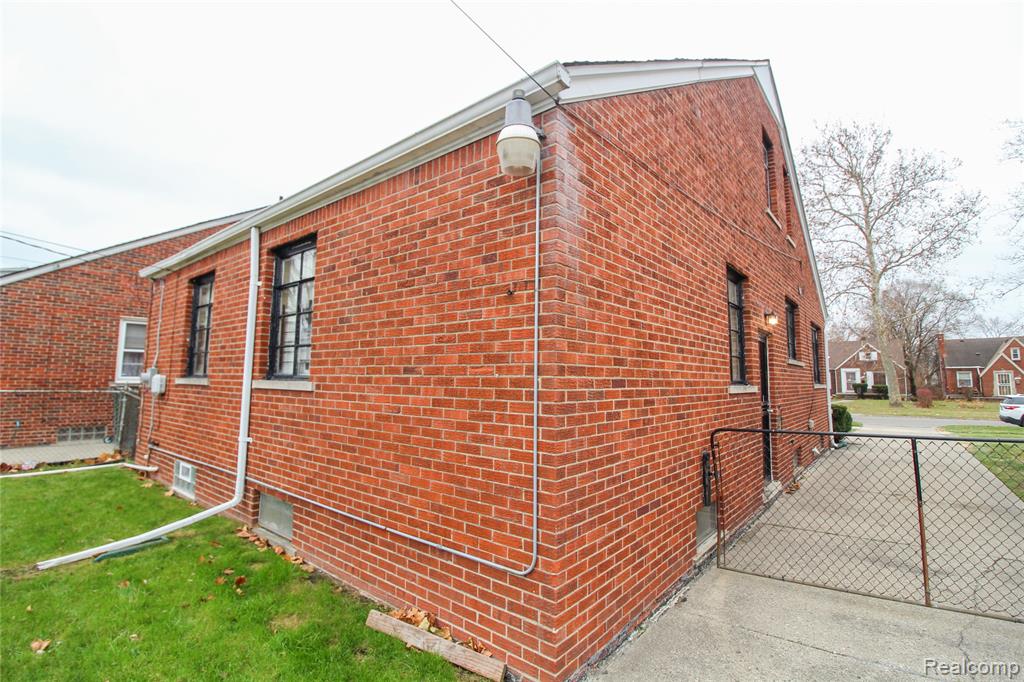 15611 Spring Garden Street Detroit, MI 48205 - Photo 22 of 49