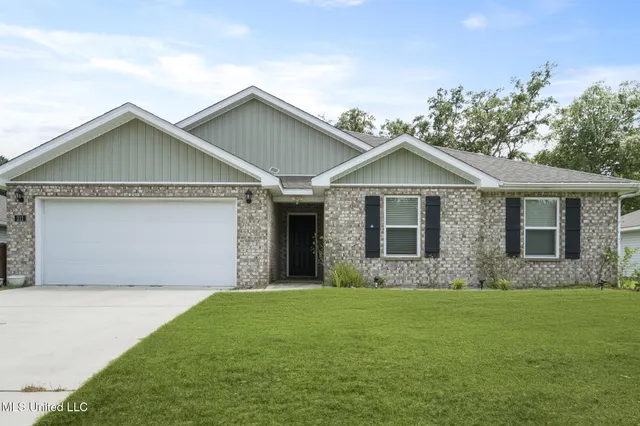 $299,999 | 211 Hawthorne Drive, Long Beach, MS 39560
