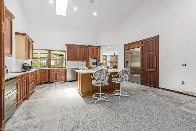 $1,995,000 | 5752 Bur Oaks Lane, Naples, FL 34119