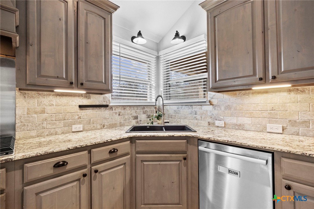 850 Ridgeoak Drive Belton, TX 76513 - Photo 10 of 44