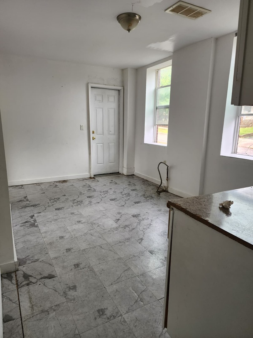 101 South Comstock Street, Unit 1 Joliet, IL 60436 - Photo 9 of 11 a view of workspace