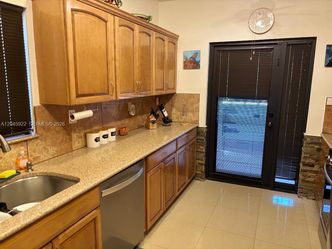 13650 Southwest 283rd Terrace Homestead, FL 33033 - Photo 20 of 44