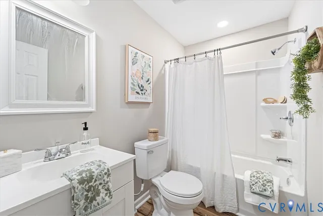 $256,500 | 1989 Cox Road, Blackstone, VA 23824