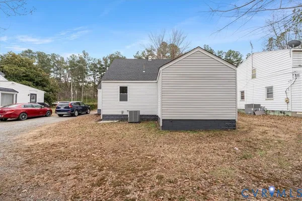 $256,500 | 1989 Cox Road, Blackstone, VA 23824