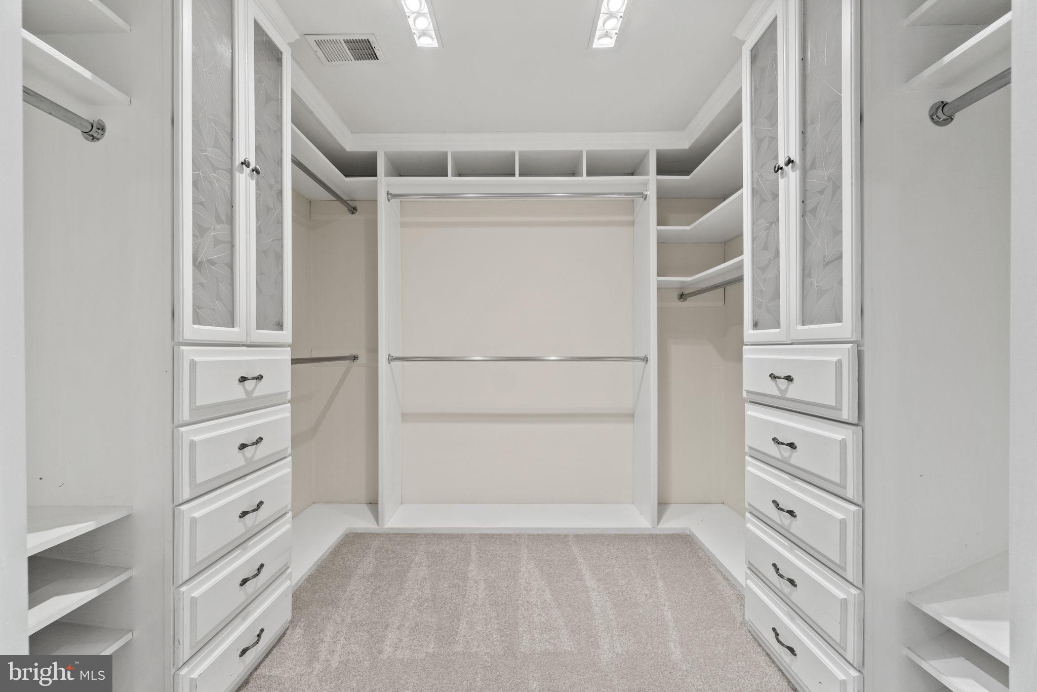 6515 Brooklyn Bridge Road Laurel, MD 20707 - Photo 15 of 39 Walk-in closet