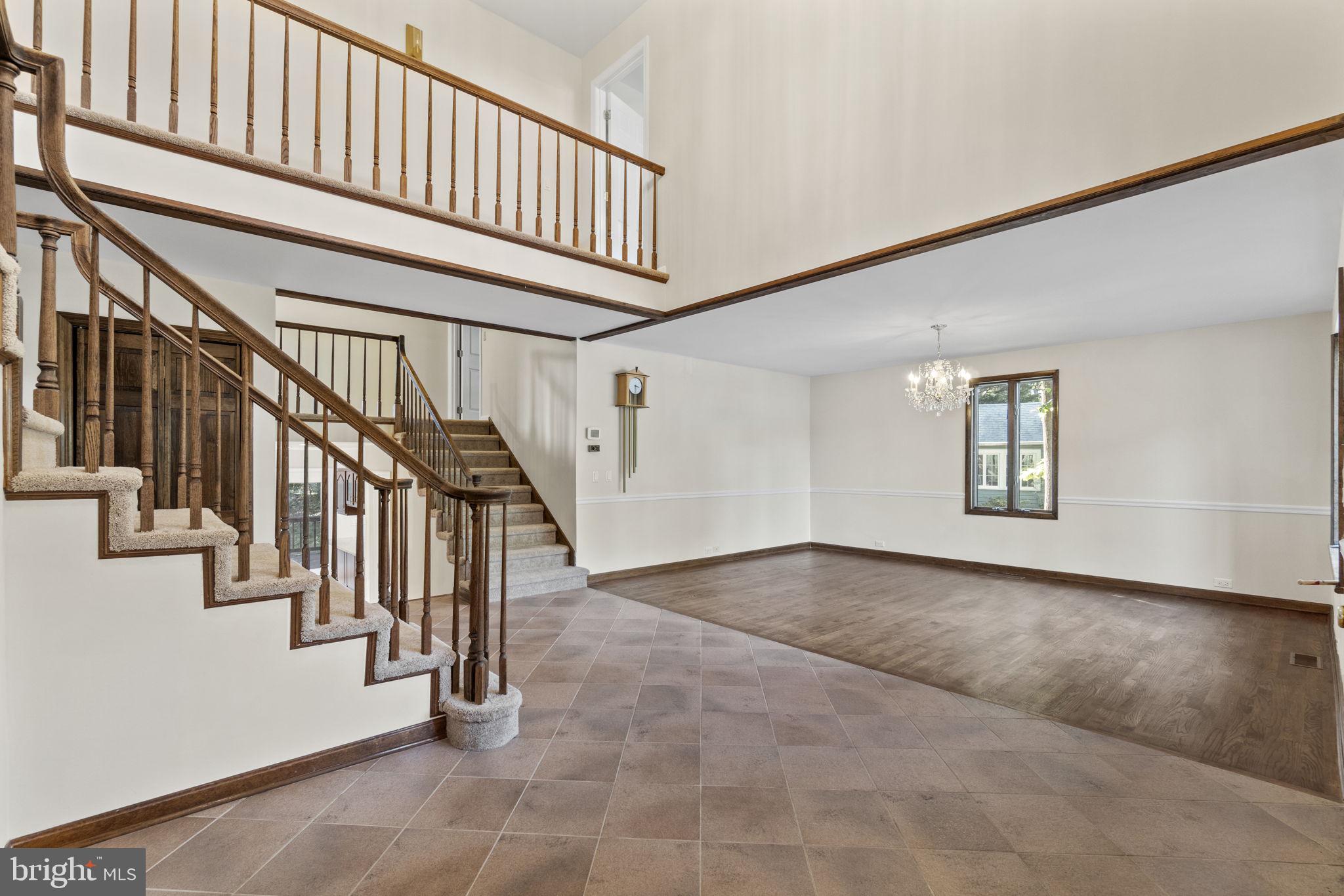 6515 Brooklyn Bridge Road Laurel, MD 20707 - Photo 4 of 39 Foyer & dining room
