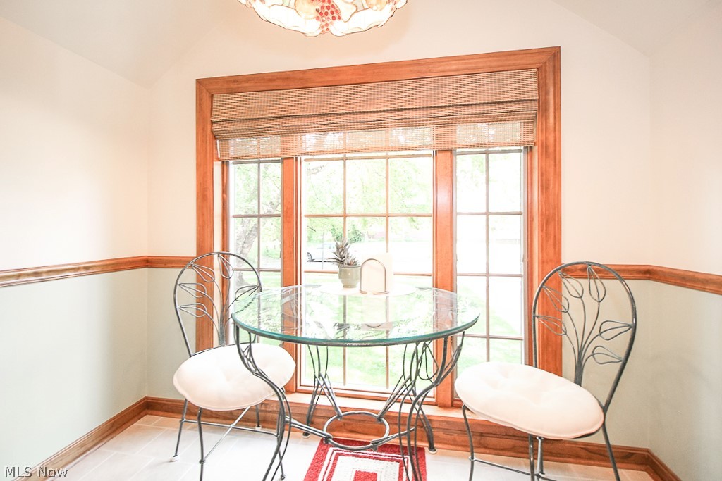 3849 Bainbridge Road Cleveland Heights, OH 44118 - Photo 11 of 25