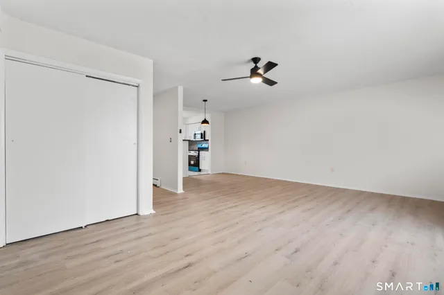 $179,777 | 83 Sutton Place, Unit 83, Bloomfield, CT 06002