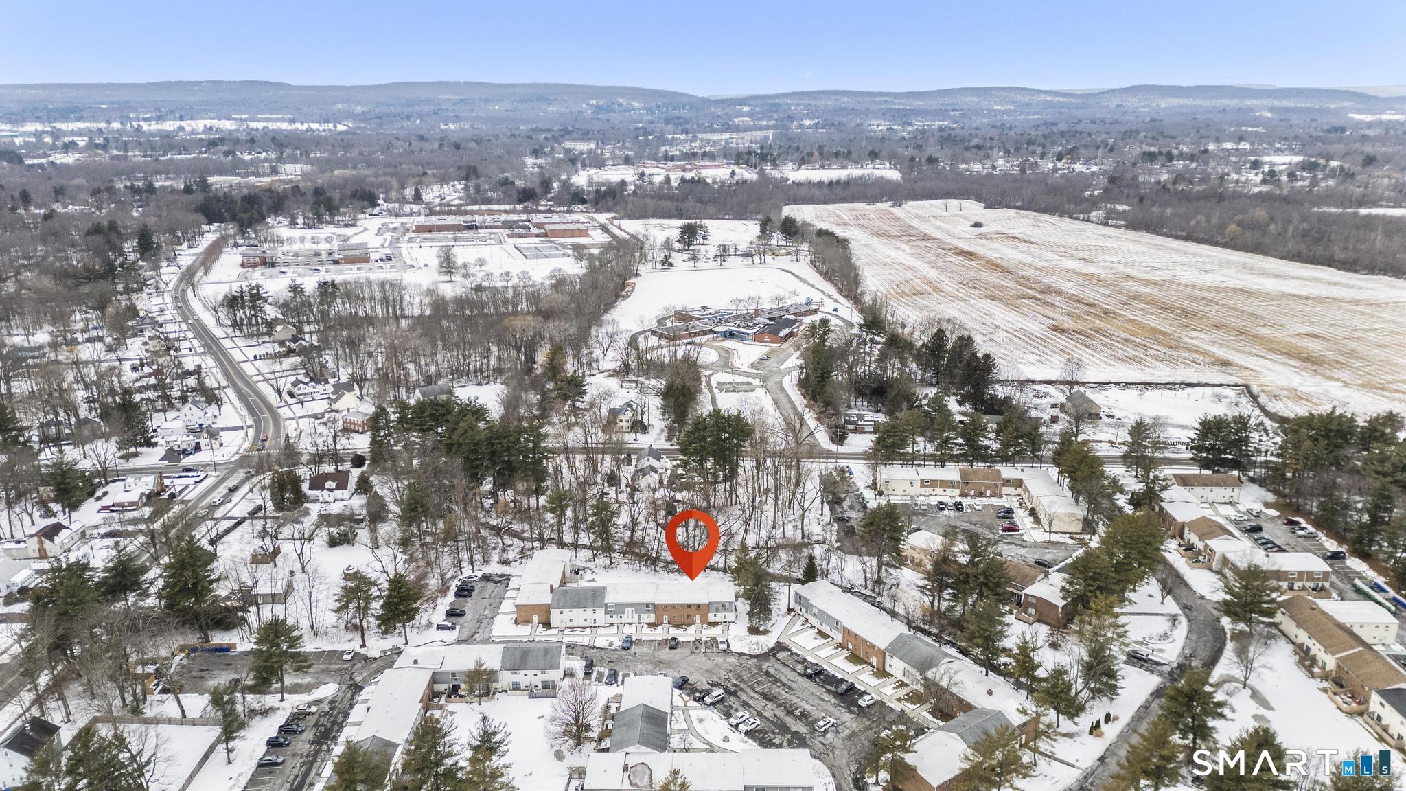 83 Sutton Place, Unit 83 Bloomfield, CT 06002 - Photo 29 of 29 a view of a city