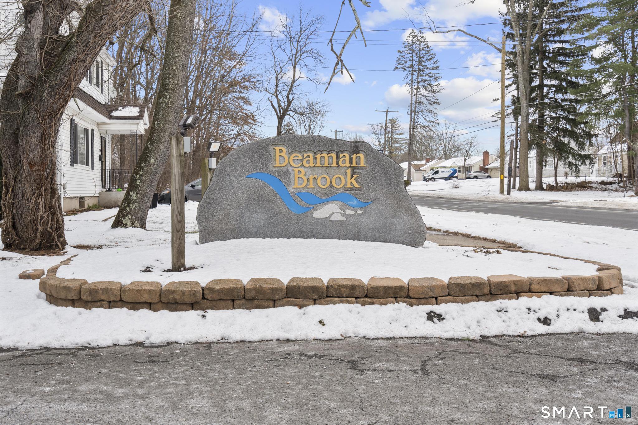 83 Sutton Place, Unit 83 Bloomfield, CT 06002 - Photo 3 of 29 a view of a street with houses