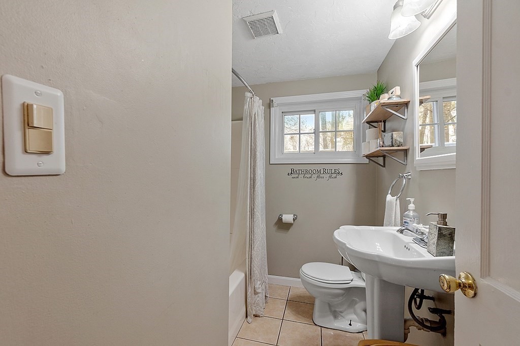 40 Elbridge Road Auburn, MA 01501 - Photo 15 of 38 Gallery Image 15