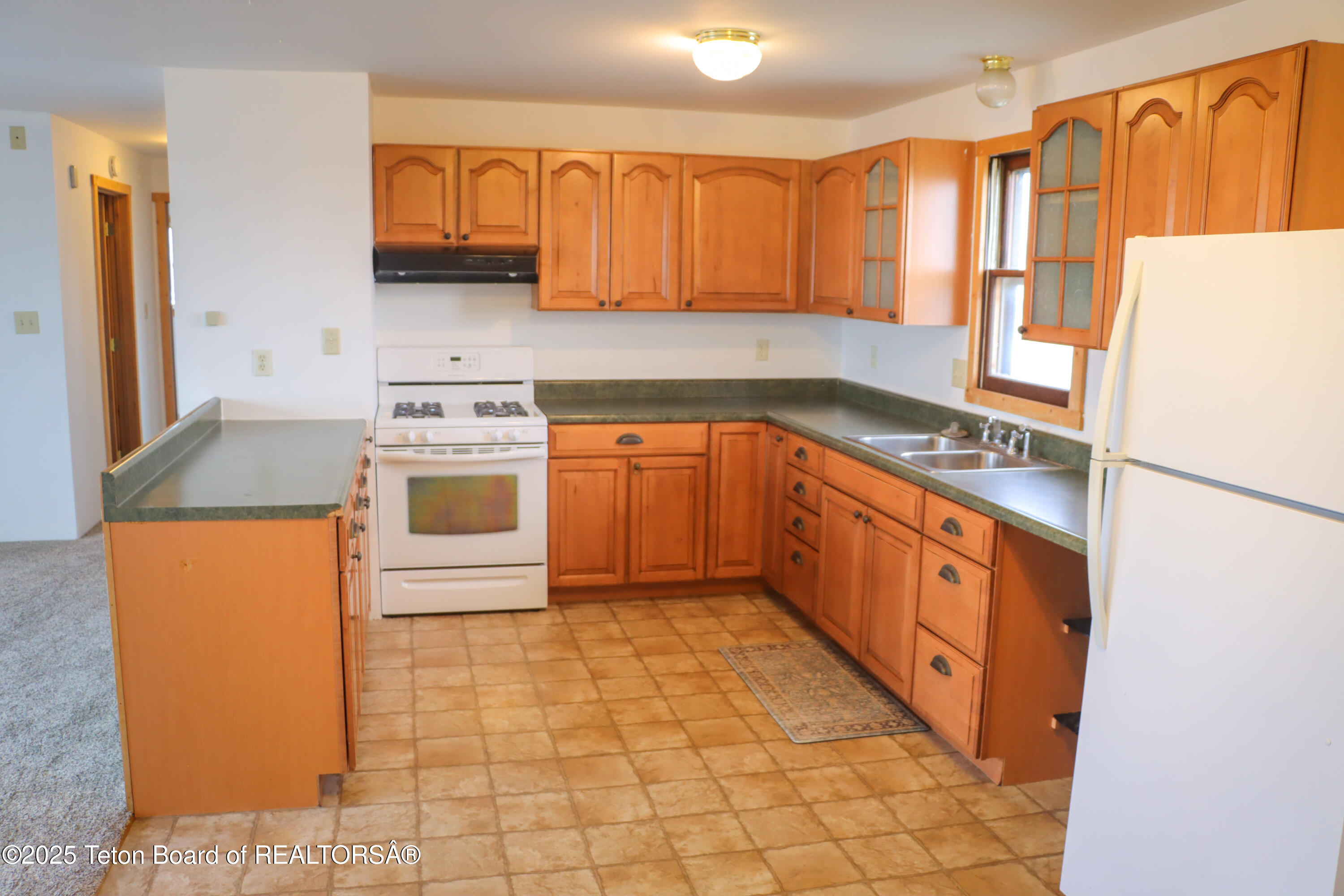 510 Rakestraw Avenue Marbleton, WY 83113 - Photo 5 of 12 IMG_5197