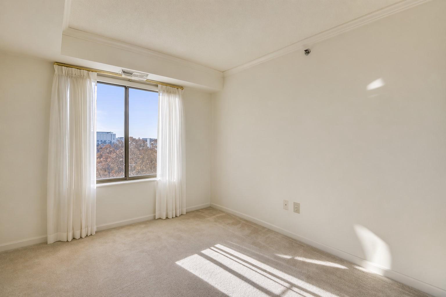 19385 Cypress Ridge Terrace, Unit 920 Leesburg, VA 20176 - Photo 18 of 40 Third Bedroom or office with spacious closet.