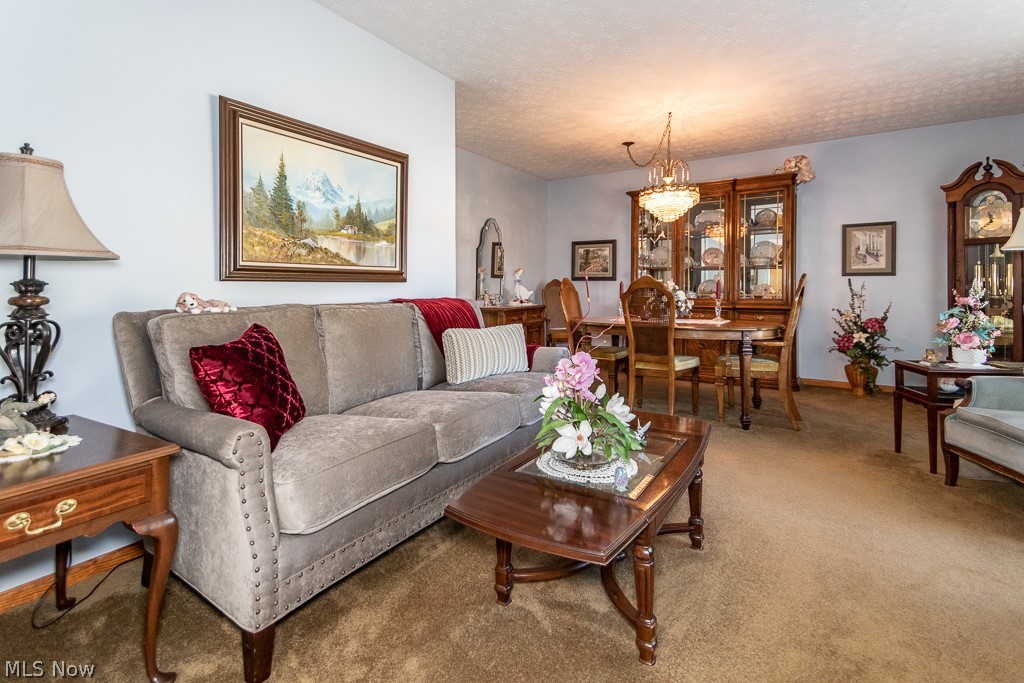 4750 Farnhurst Road Cleveland, OH 44124 - Photo 4 of 33