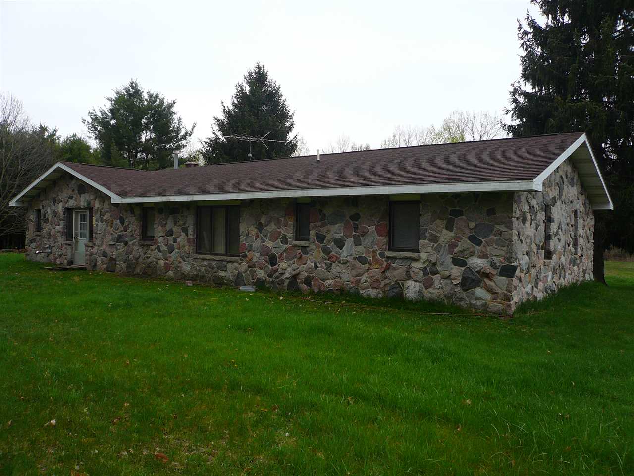81 East Beck Road Farwell, MI 48622 - Photo 18 of 20 1861707-17.JPG