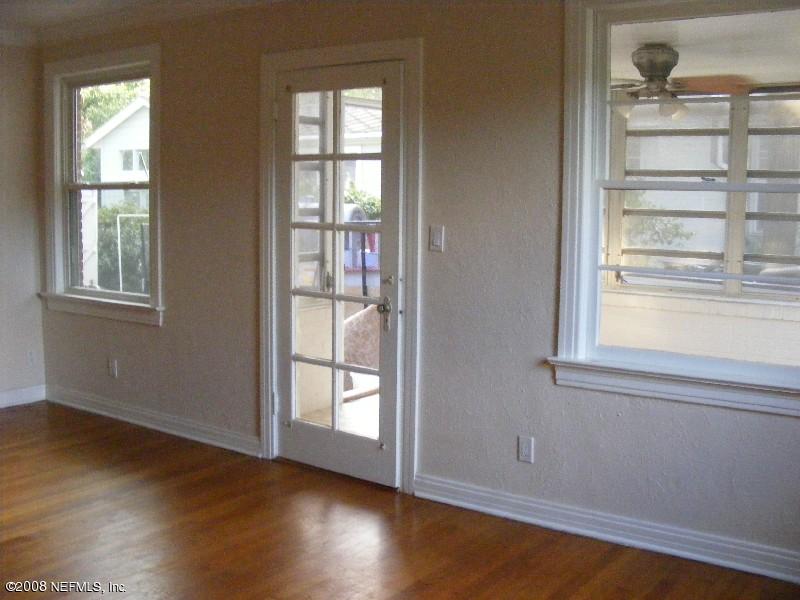 4063 Gadsden Road Jacksonville, FL 32207 - Photo 4 of 21 Family Room with Back Door
