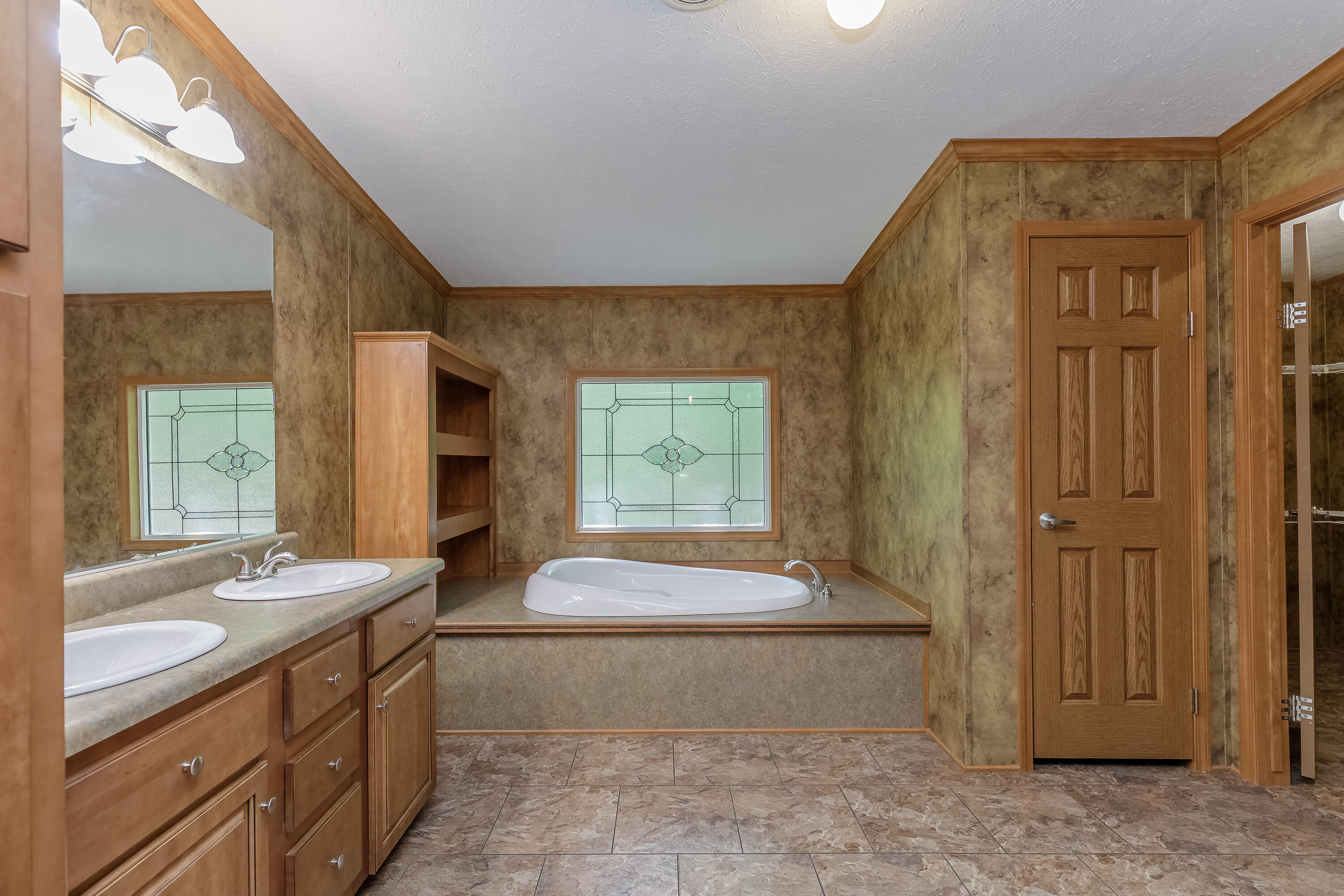 707 Grand Center Road Chickamauga, GA 30707 - Photo 12 of 35 Master Bathroom